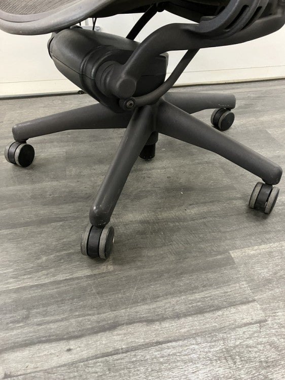 HermanMiller（ハーマンミラー）アーロンチェア 可動肘付アーロンチェア 商品画像5