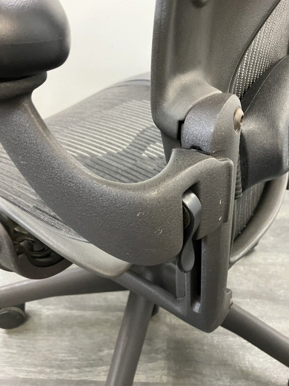 HermanMiller（ハーマンミラー）アーロンチェア 可動肘付アーロンチェア 商品画像8