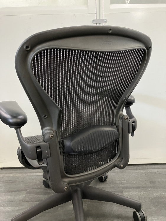 HermanMiller（ハーマンミラー）アーロンチェア 可動肘付アーロンチェア 商品画像9