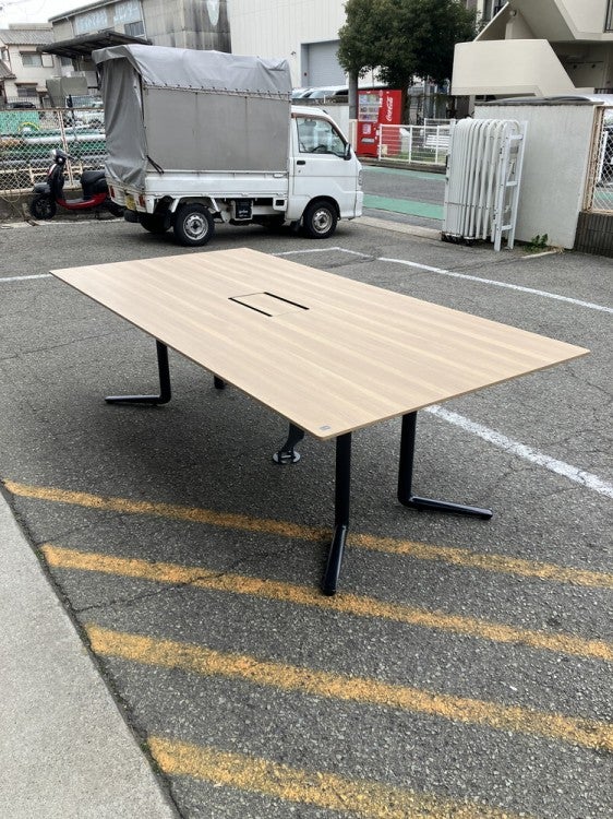 オカムララティオ3シリーズ 2400ミーティングテーブル 商品画像1