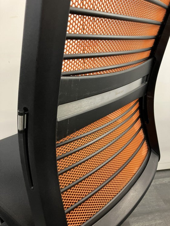 スチールケースシンク2シリーズ 固定肘付シンクチェア 商品画像10