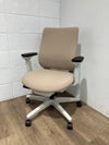 コクヨ可動肘付ミトラ2チェア 商品画像1