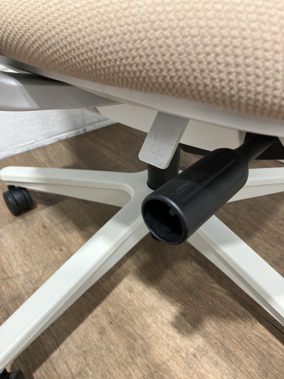 コクヨ可動肘付ミトラ2チェア 商品画像11