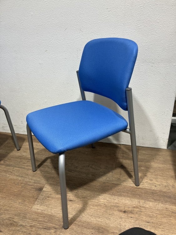 コクヨ100シリーズ スタッキングチェア7脚セット 商品画像2