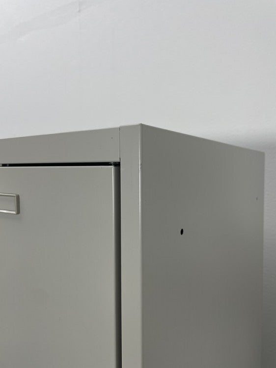 オカムラFZタイプシリーズ 8人用ロッカー2台セット 商品画像3