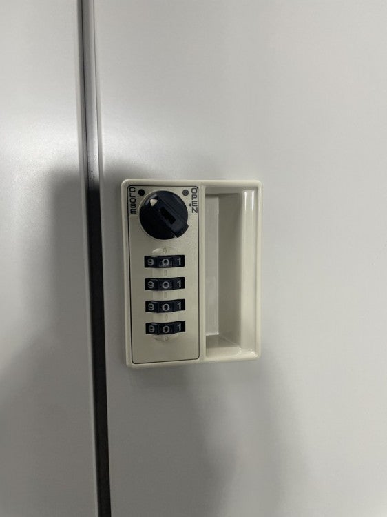 オカムラFZタイプシリーズ 8人用ロッカー2台セット 商品画像5