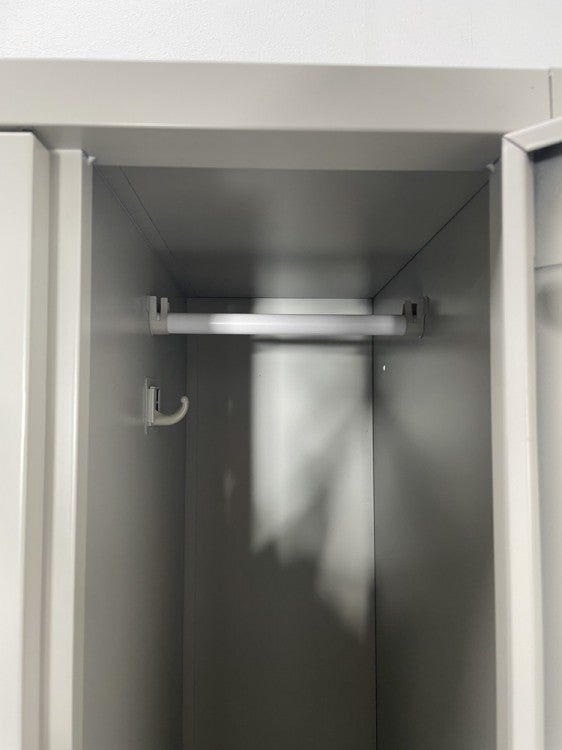 オカムラFZタイプシリーズ 8人用ロッカー2台セット 商品画像8