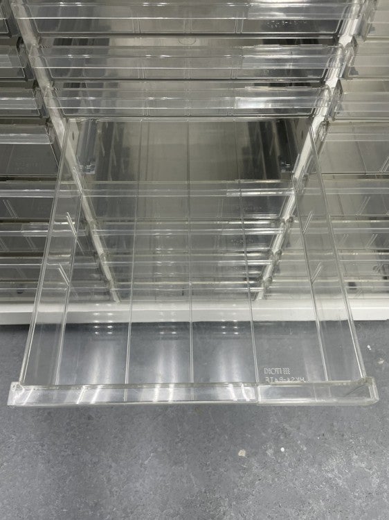 イトーキシンラインシリーズ 両開きクリアトレー上下書庫 商品画像12