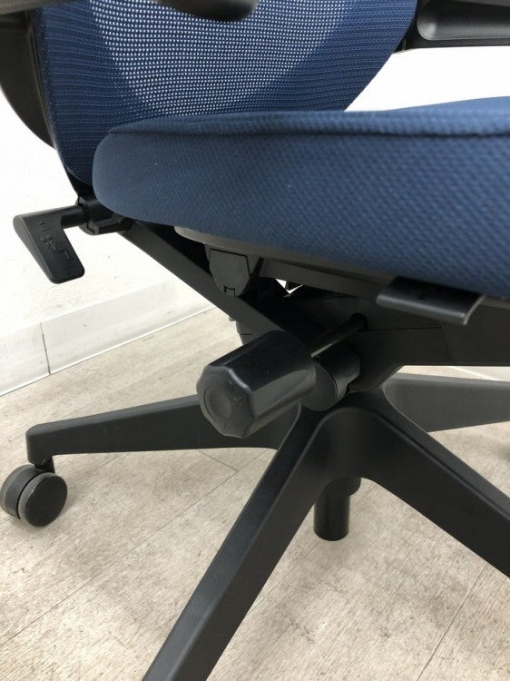 イトーキノート(nort)チェア 可動肘付ノートチェア 商品画像15