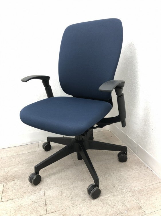 イトーキfulgo(フルゴ)チェア 可動肘付フルゴチェア 商品画像1