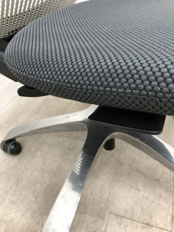 Knoll（ノール）Generation(ジェネレーション)チェア 可動肘付ジェネレーションチェア 商品画像13
