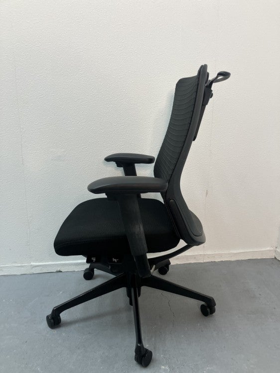 オカムラ固定肘付コーラルチェア 商品画像3