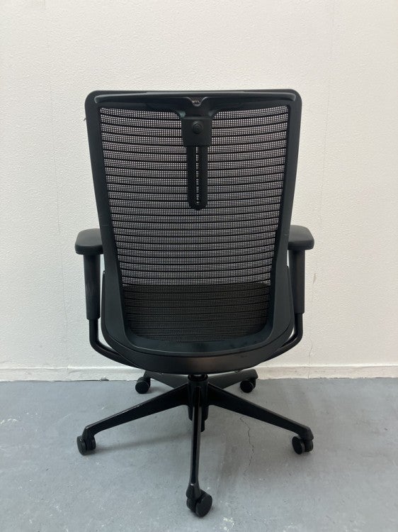 オカムラ固定肘付コーラルチェア 商品画像4