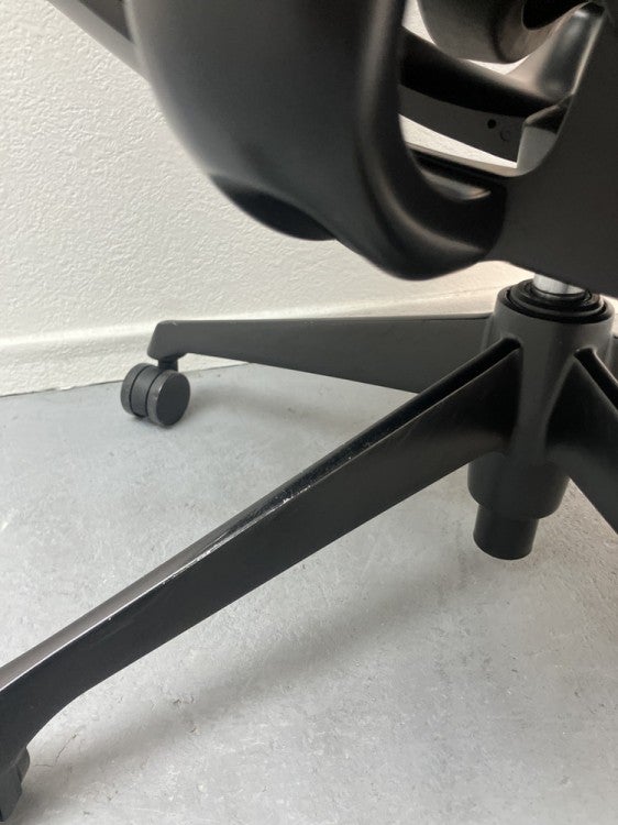 オカムラ固定肘付コーラルチェア 商品画像9