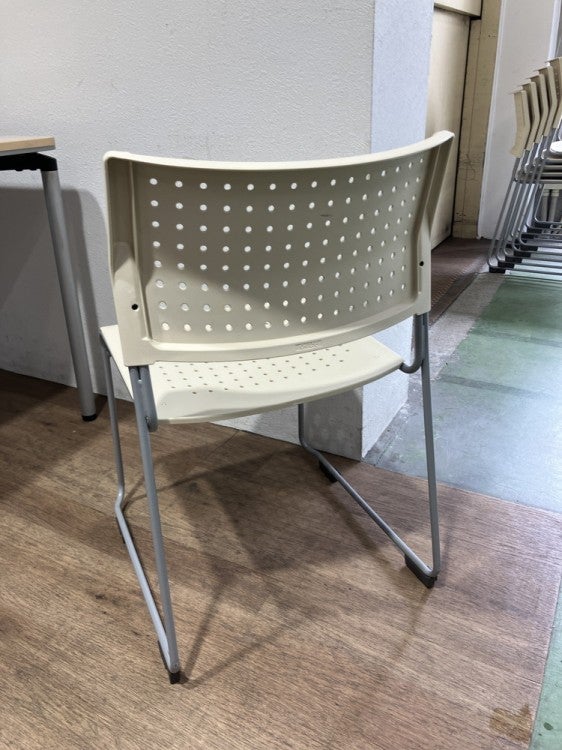 アイリスチトセLTS(ライタス)シリーズ スタッキングチェア 商品画像2