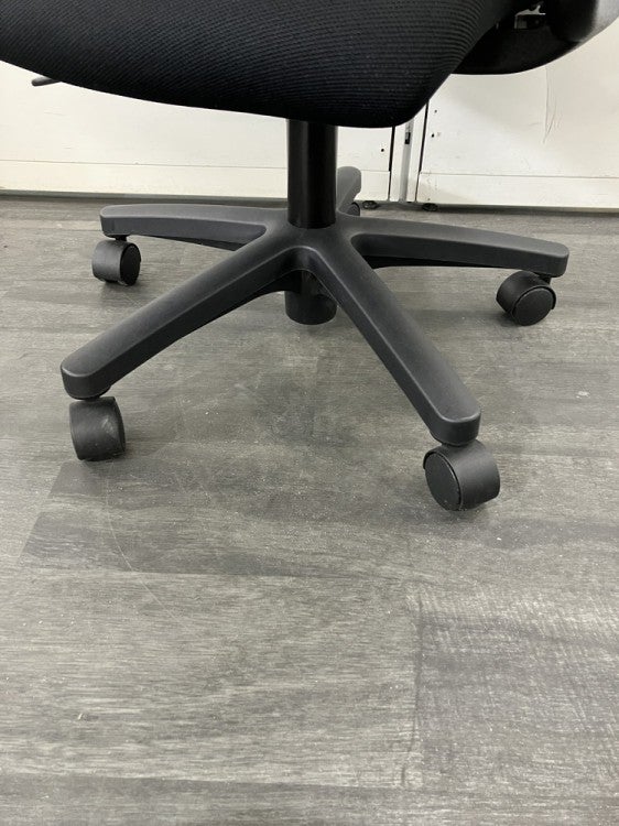 イトーキcolt（コルト）シリーズ 固定肘付コルトチェア 商品画像5