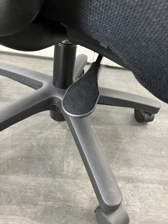 イトーキcolt（コルト）シリーズ 固定肘付コルトチェア 商品画像8