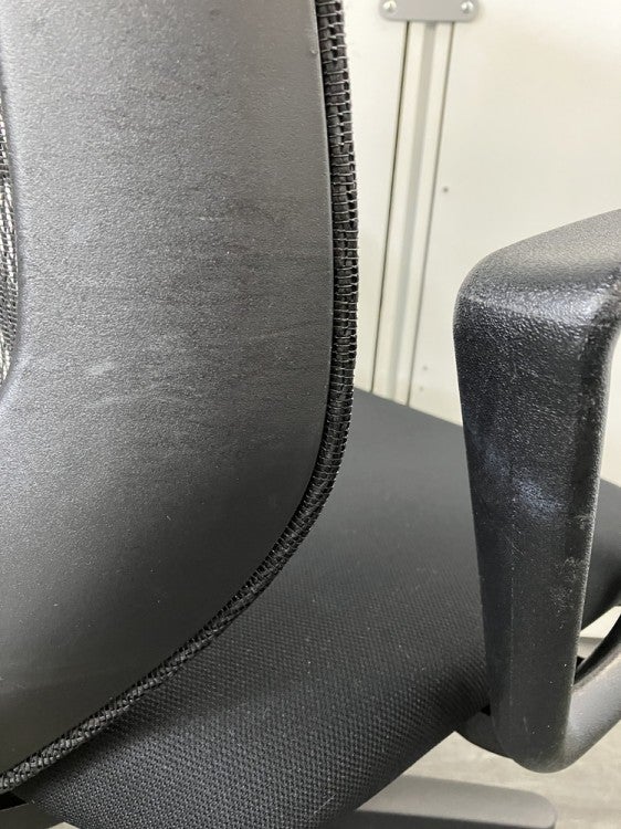 イトーキcolt（コルト）シリーズ 固定肘付コルトチェア 商品画像9