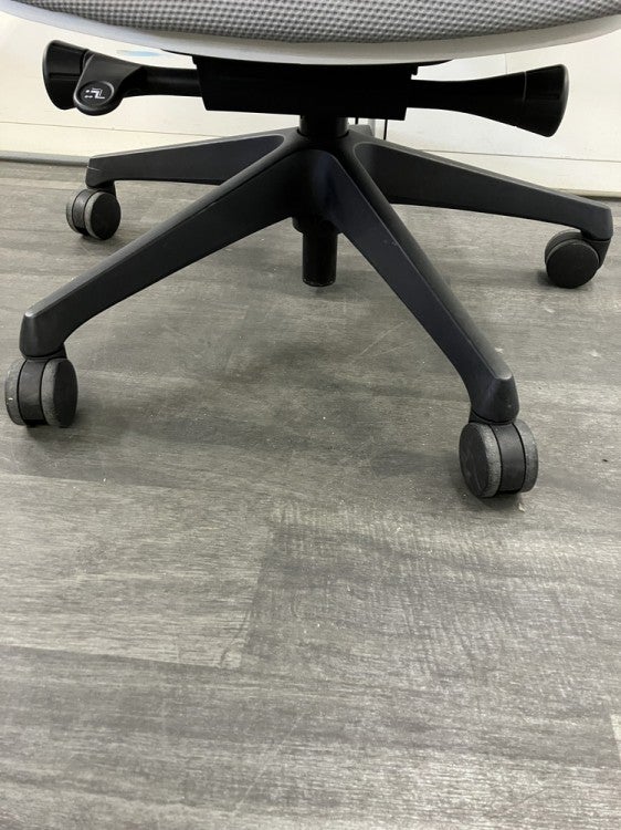 オカムラSylphy(シルフィー)チェア シルフィーチェア 商品画像5