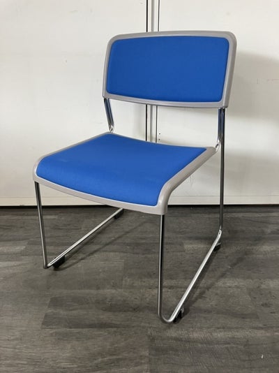 コクヨスタッキングチェア 商品画像1