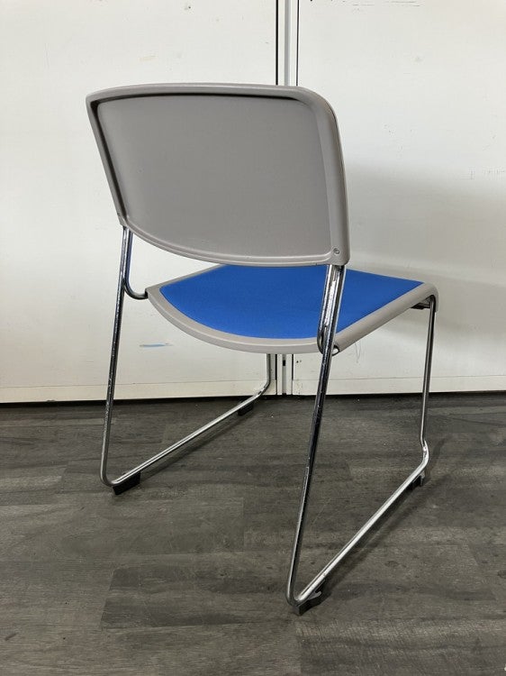 コクヨスタッキングチェア 商品画像2