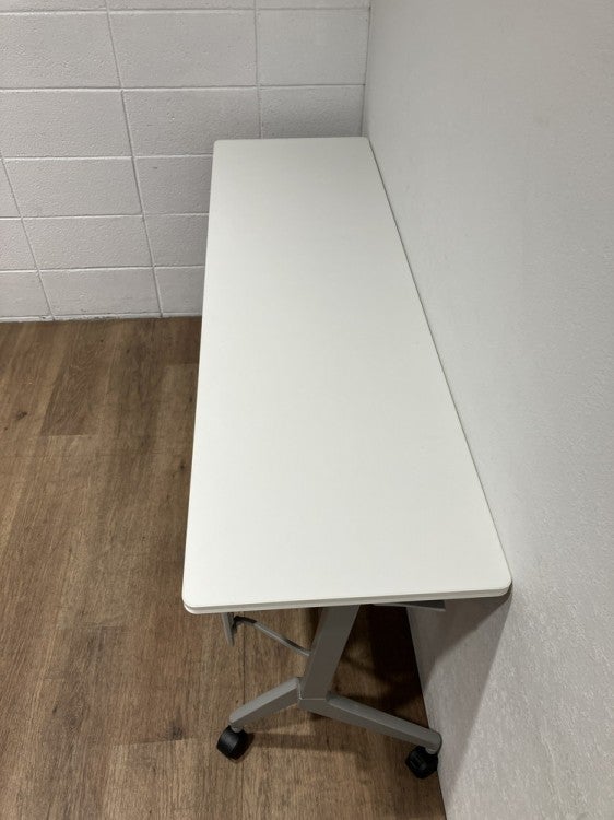 コクヨLeafline(リーフライン)シリーズ 平行スタックテーブル 商品画像2