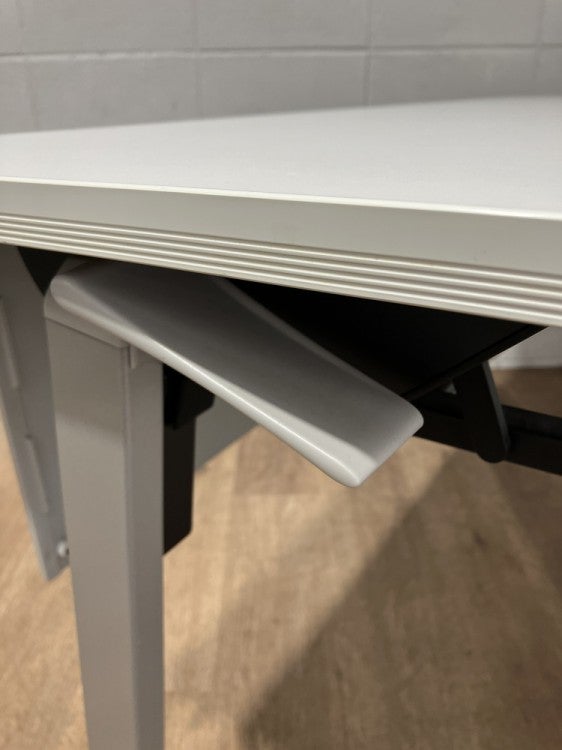 コクヨLeafline(リーフライン)シリーズ 平行スタックテーブル 商品画像7