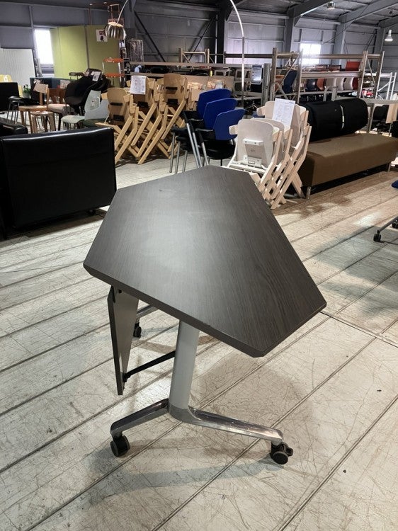 コクヨコンフェスト（CONFEST）シリーズ  サイドスタックテーブル4台セット 商品画像11