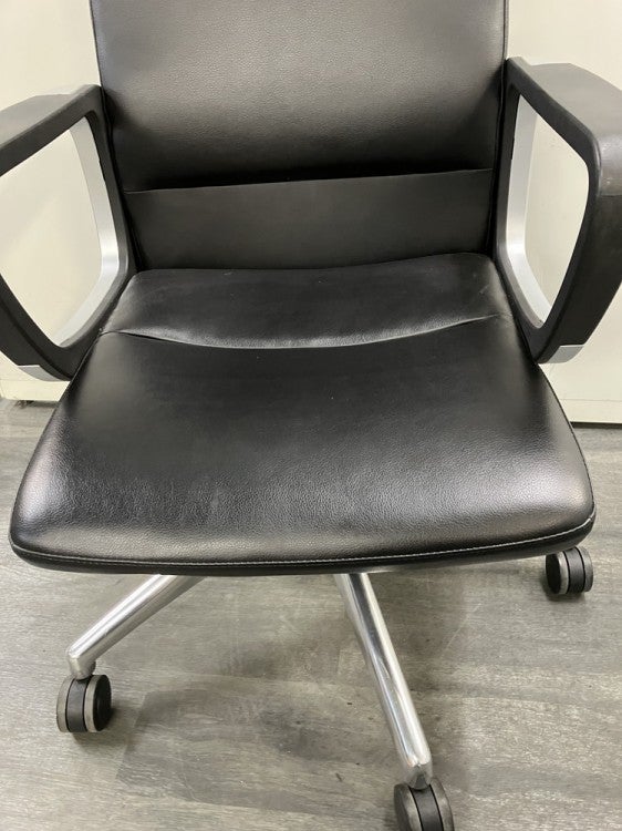 井上金庫EUシリーズ 固定肘付チェア 商品画像8