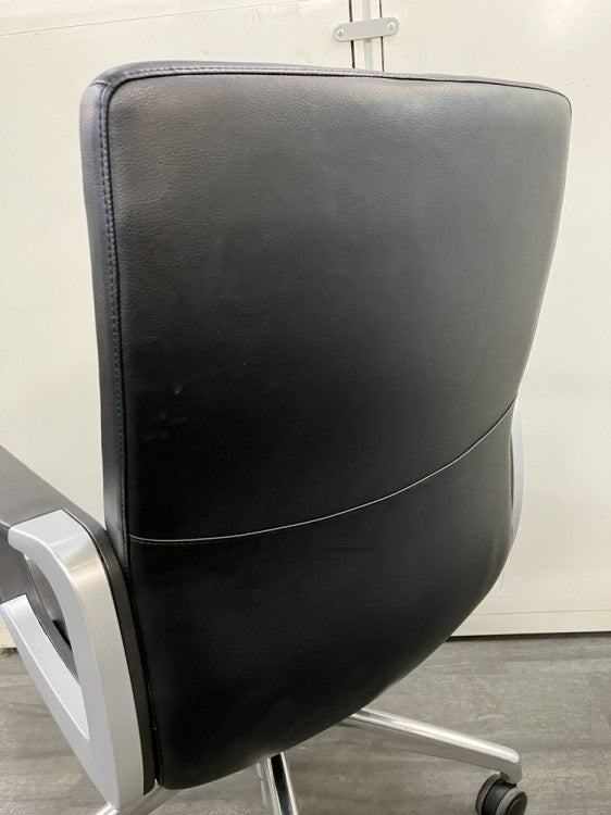 井上金庫EUシリーズ 固定肘付チェア 商品画像12