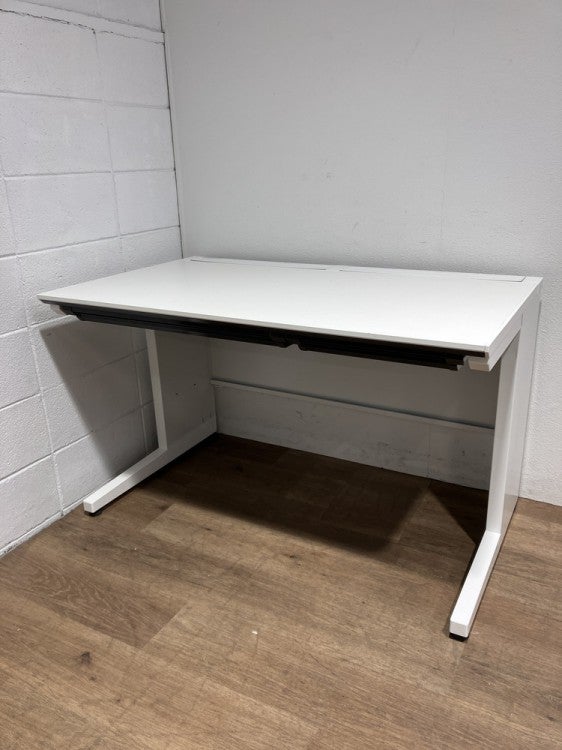 コクヨisシリーズ 1200平デスク 商品画像1