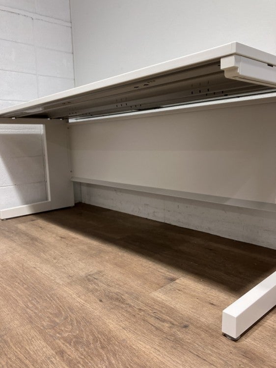 ウチダ（内田洋行）SCAENA（スカエナ）シリーズ　Sタイプ 1800平デスク 商品画像4