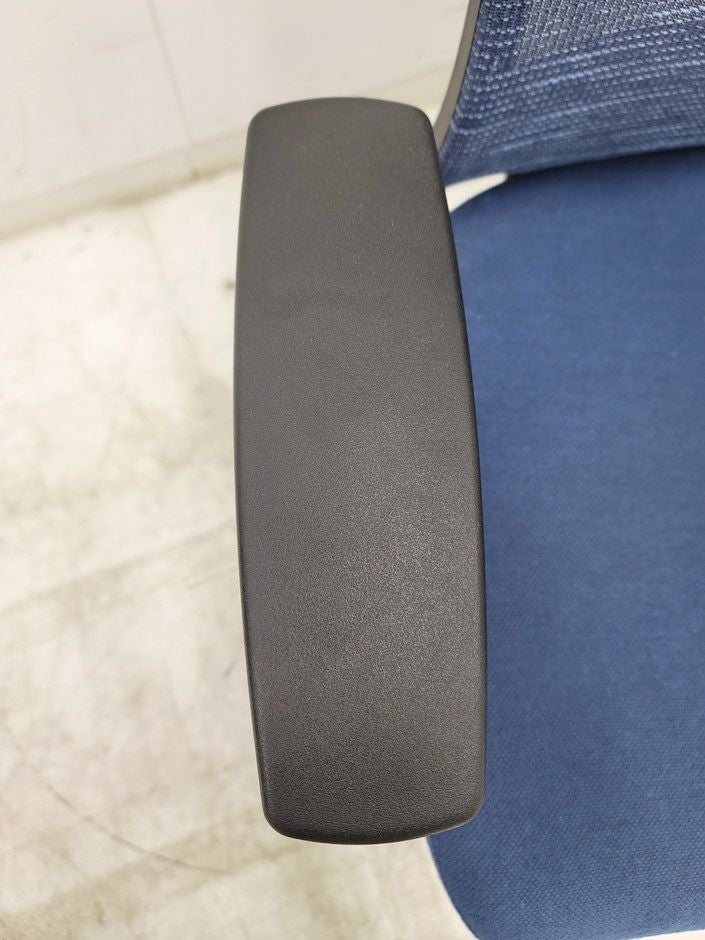 コクヨBezel(ベゼル)チェア 肘付ベゼルチェア 商品画像8