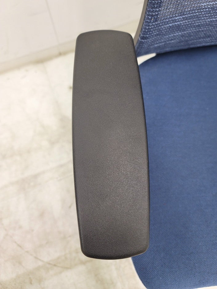 コクヨBezel(ベゼル)チェア 肘付ベゼルチェア 商品画像8