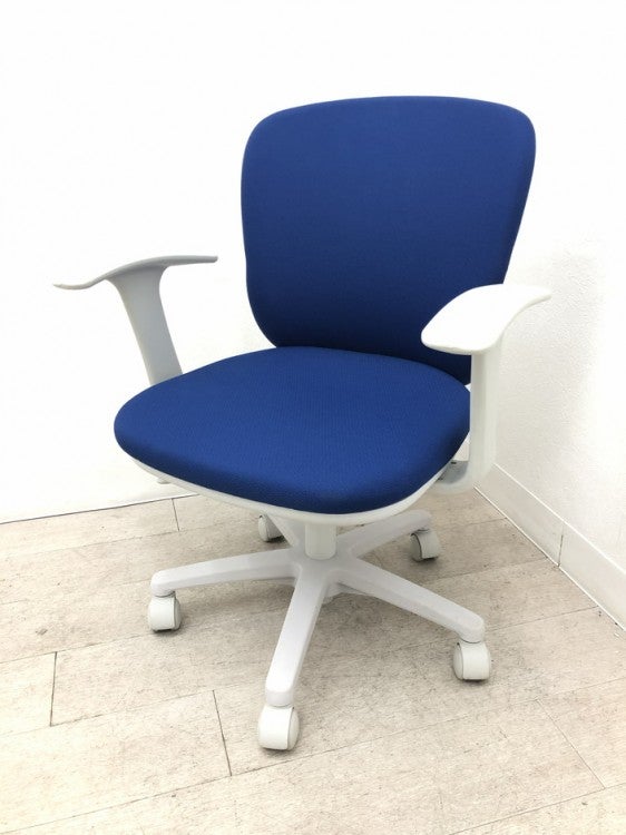 クロガネ固定肘付SVチェア 商品画像1