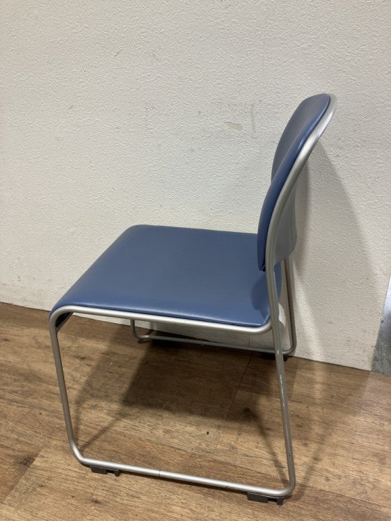 アイリスチトセLTS(ライタス)シリーズ スタッキングチェア 商品画像2