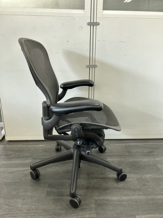 HermanMiller（ハーマンミラー）アーロンチェア 固定肘付アーロンチェア 商品画像5