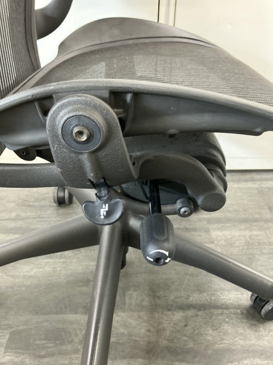 HermanMiller（ハーマンミラー）アーロンチェア 固定肘付アーロンチェア 商品画像6