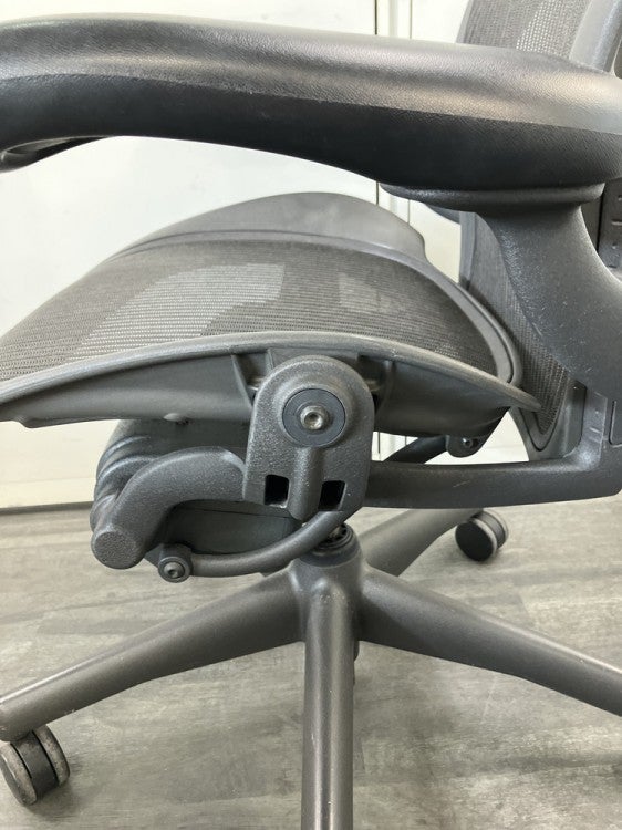 HermanMiller（ハーマンミラー）アーロンチェア 固定肘付アーロンチェア 商品画像7