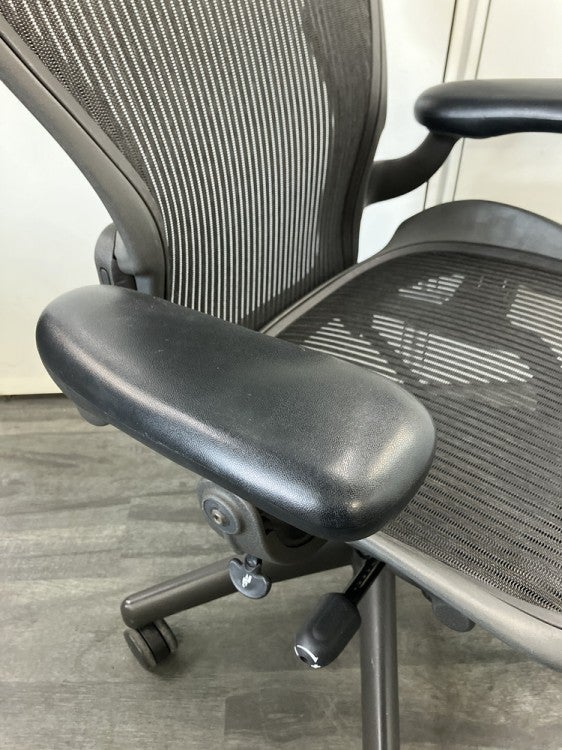 HermanMiller（ハーマンミラー）アーロンチェア 固定肘付アーロンチェア 商品画像10