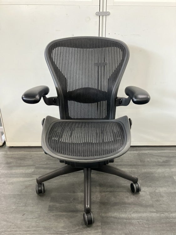 HermanMiller（ハーマンミラー）アーロンチェア 可動肘付アーロンチェア 商品画像2