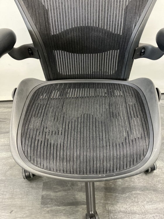 HermanMiller（ハーマンミラー）アーロンチェア 可動肘付アーロンチェア 商品画像9