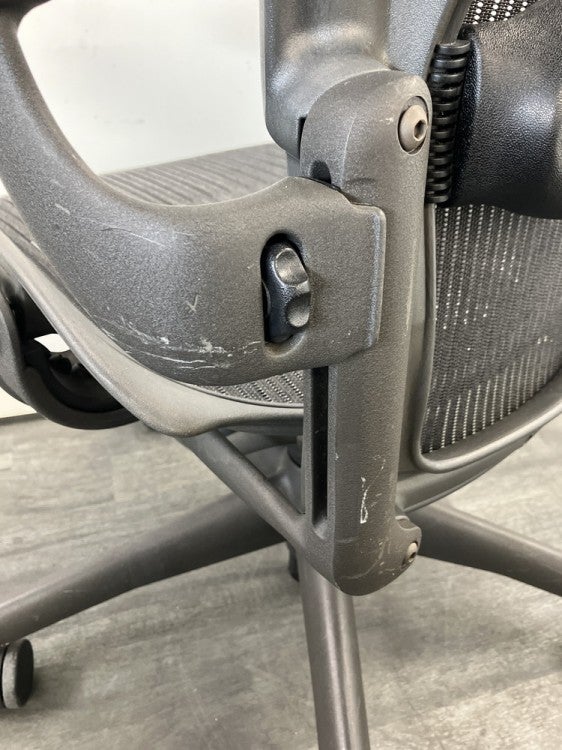 HermanMiller（ハーマンミラー）アーロンチェア 可動肘付アーロンチェア 商品画像17