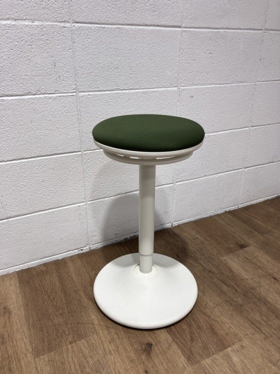 オカムラピルエットシリーズ ハイスツール 商品画像1