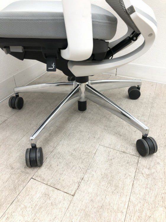 コクヨBezel(ベゼル)チェア 可動肘付ベゼルチェア 商品画像14