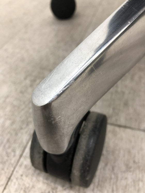 イトーキVento（ヴェント）シリーズ 可動肘付ヴェントチェア 商品画像19