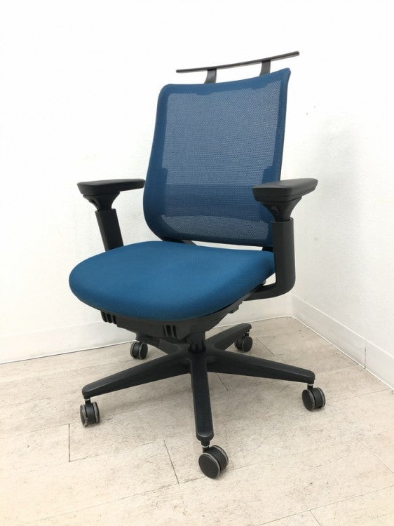 コクヨミトラチェア 可動肘付ミトラチェア 商品画像1