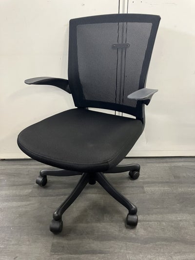 井上金庫FEMシリーズ 可動肘付OAチェア 商品画像1