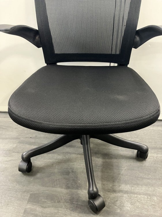 井上金庫FEMシリーズ 可動肘付OAチェア 商品画像4