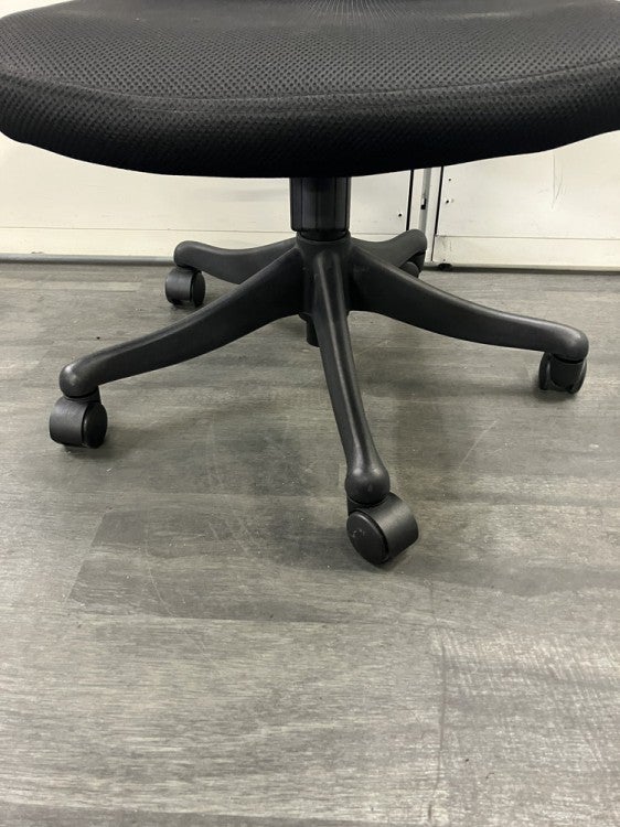 井上金庫FEMシリーズ 可動肘付OAチェア 商品画像5